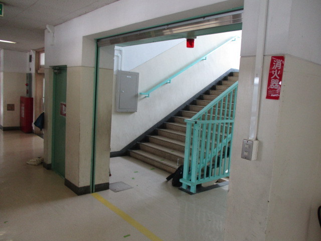 練馬区内某小学校防火シャッター・防火扉設置改修工事